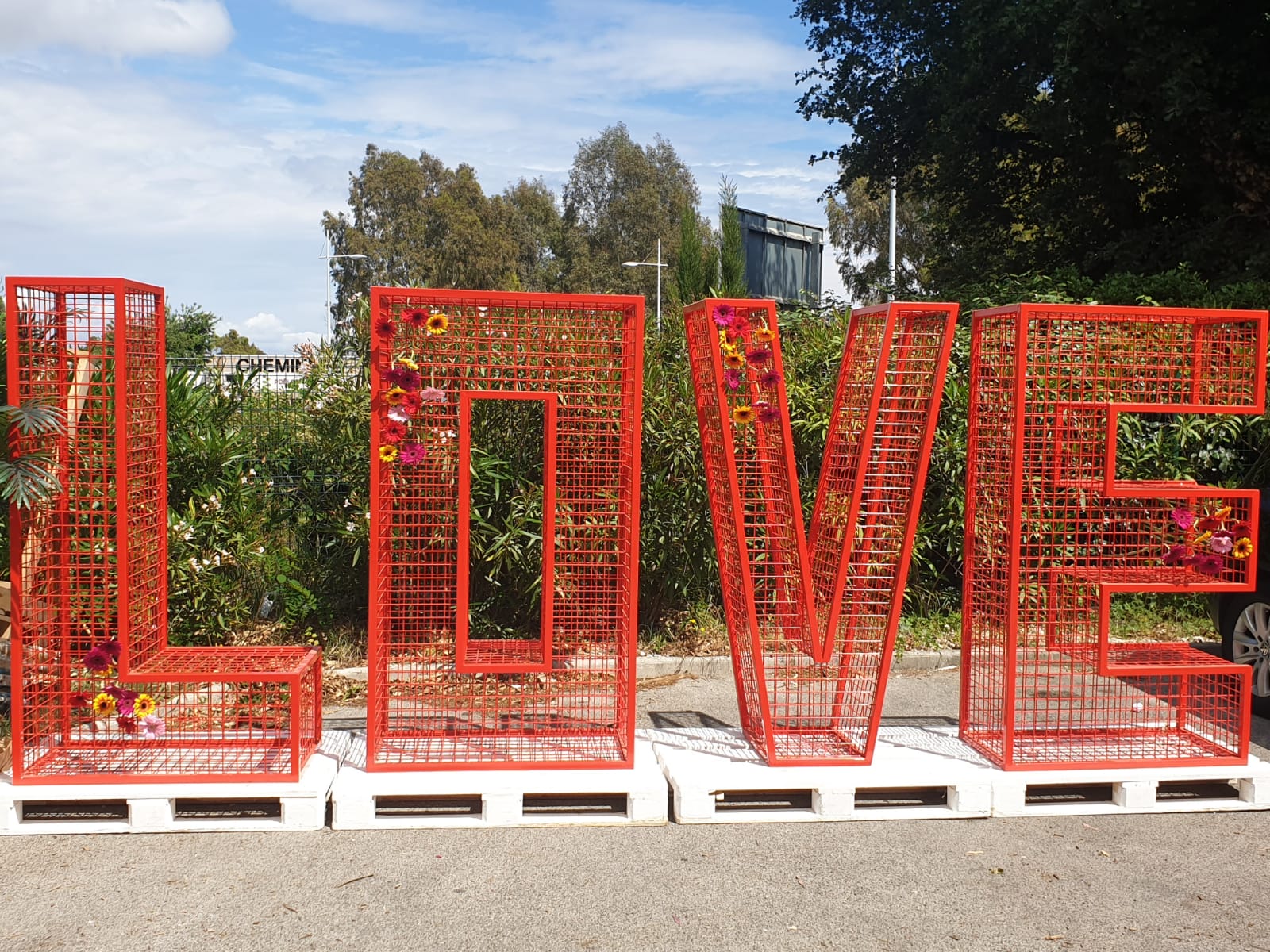 Location lettres LOVE géante pour décoration noces dans le Var 