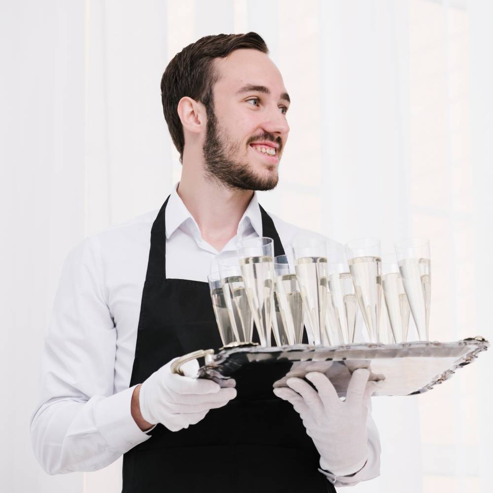 PERSONNEL DE SERVICE POUR VOS EVENEMENTS PRIVES EN REGION PACA